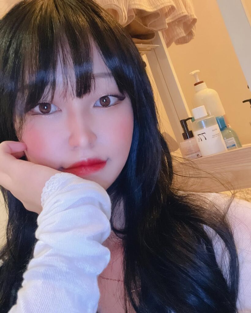 Who is Yuyuhwa? The Untold Story of Korea's Rising Star 2025
