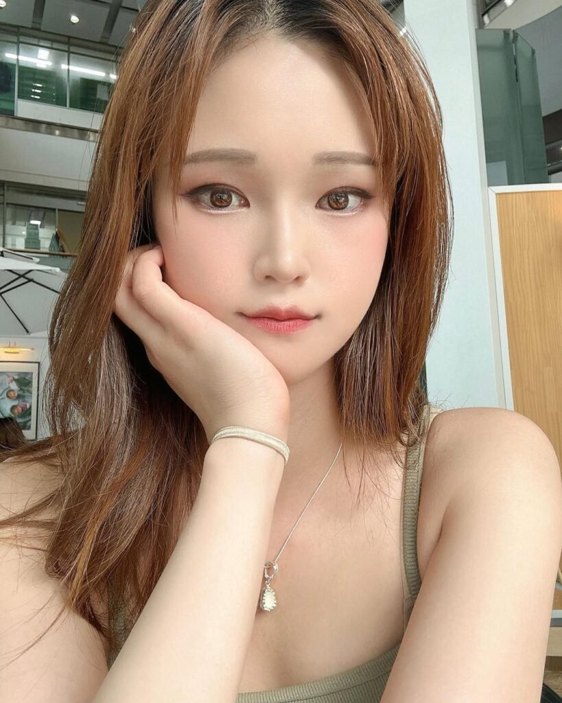 Who is Yuyuhwa? The Untold Story of Korea's Rising Star 2025